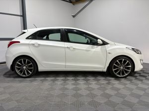 2016 Hyundai i30 Classic 1.4 CRDi - Image 3