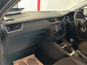 Skoda Octavia AMBITION 1.6 TDI 115HP 4DR - Image 4