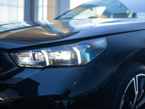 BMW 5-Series 530e M Sport Pro Touring - Image 3