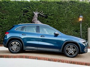 231 Mercedes-Benz GLA 200D Diesel Great Spec - Image 3