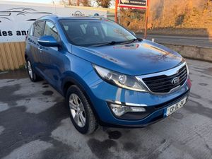 131 Kia Sportage 1.7D Low Miles High Spec - Image 2