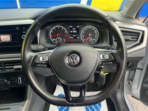 Volkswagen Polo COMFORTLINE 1.0 // APPLE CARPLAY/A - Image 4