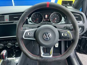 Volkswagen Golf GTI CLUBSPORT STREET EDITION 2.0 T - Image 4