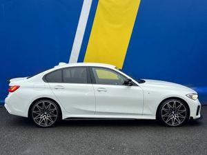 BMW 3-Series 318d M-SPORT COMPETITION 2.0 // LEATH - Image 2