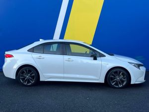 Toyota Corolla WXB 1.8 HYBRID // HALF LEATHER HEAT - Image 2