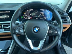 BMW 3-Series 330e SPORT 2.0 HYBRID // SERVICE HIST - Image 4