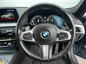 BMW 5-Series 530e M-SPORT COMPETITION 2.0 HYBRID / - Image 4