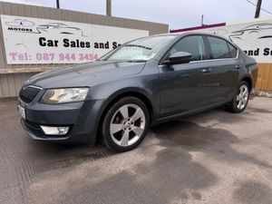 151 Skoda Octavia 1.6TDI ELEGANCE  Low Miles - Image 4