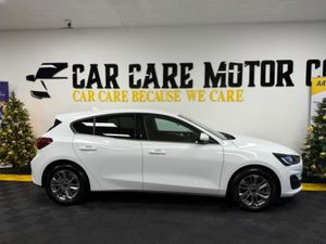Ford Focus Titanium 1.0T 125 M6 4DR - Image 3