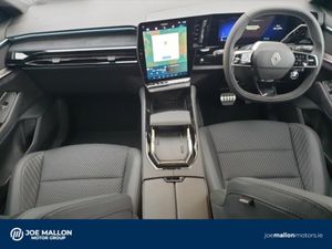 Renault Austral Techno Esprit Alpine Hybrid 200 - Image 4