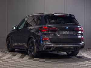 2025 BMW X5 X-Drive 50e M-Sport - Image 4