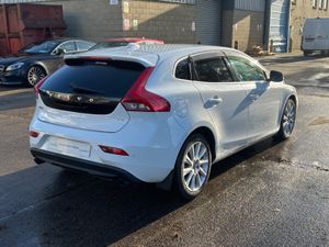 2014 VOLVO V40 1.6T4 SE AUTO FULLY LOADED WITHSPEC - Image 4