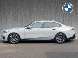 BMW 5-Series 520i M Sport Saloon - Image 4