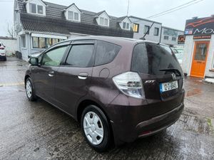 Honda Fit 2012 Hybrid Auto - Image 4