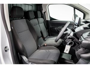 Peugeot Partner Pro Plus 1.5 Diesel 100HP 650kg - Image 3