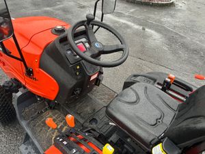 New Avenger 26 HST Compact Tractor - Image 2