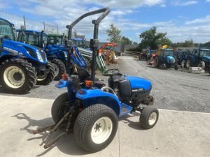 New Holland TC21 Compact Tractor - Image 4