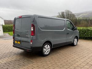 2023 Renault Trafic Sport 150bhp SWB 150bhp - Image 4