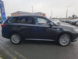 MITSUBISHI OUTLANDER 2.4 4H AUTOMATIC PHEV - Image 4