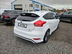 Ford Focus St-lin 1.0 Ecoboost 125PS 6SPD - Image 4