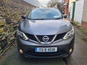 Nissan Qashqai 2017  Automatic Pan Roof - Image 2