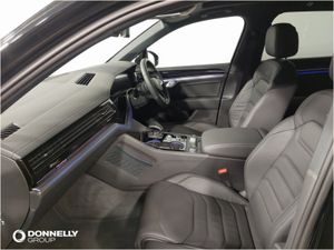 Volkswagen Touareg Diesel Estate Black Edition - Image 3