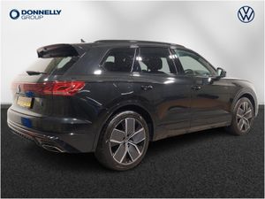 Volkswagen Touareg Diesel Estate Black Edition - Image 4