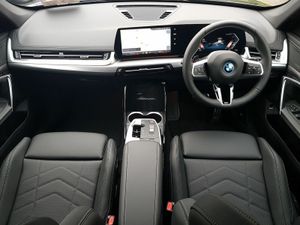 BMW iX1 iX1 eDrive20 M Sport - Image 4