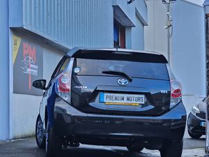 Toyota Aqua Hybrid - Image 4