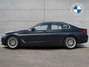 BMW 5-Series 520d SE Saloon - Image 4