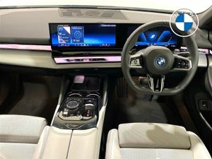BMW i5 eDrive40 M Sport Saloon - Image 4