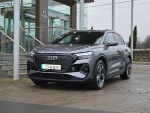 Audi Q4 e-tron 55 quattro S Line - Image 4