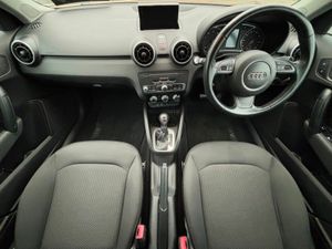 Audi A1 S TRONIC - Image 2