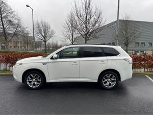 Mitsubishi Outlander 2.0 HYBRID AUTO *NEW NCT - Image 2