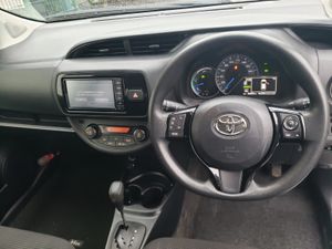 Toyota Vitz 2018 - Image 4