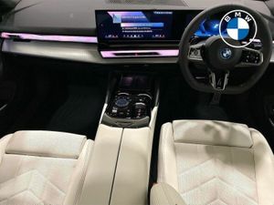 BMW 5-Series 530e M Sport Saloon - Image 4
