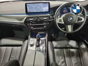 BMW 5-Series 530e M Sport Touring - Image 4