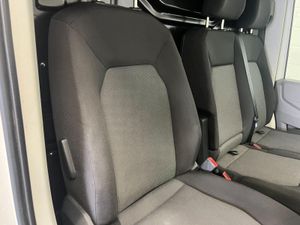 Volkswagen Crafter 2.0 TDI CR35 Panel Van - Image 4