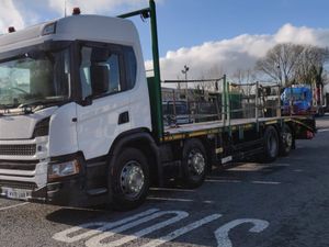 2019 Scania P410 8x2 30ft beavertail/ cheesewedge - Image 2