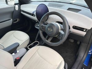 Mini Cooper Cooper SE - Image 4