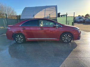 2015 Toyota sai / Corolla    Hybrid - Image 2