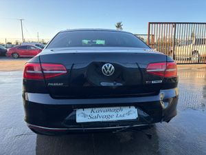 2015 VW Passat TDI.   Light Damage - Image 4