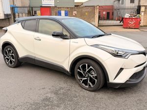Toyota C-HR Hybrid 2018 - Image 2
