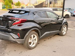 Toyota C-HR Hybrid - Image 4