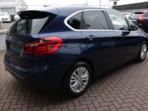 2.0D SE LUXURY EDITION 5DR ESTATE AUTOMATIC WITH O - Image 3