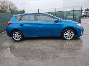 2015 Toyota Auris D4D 1.4 - Image 2