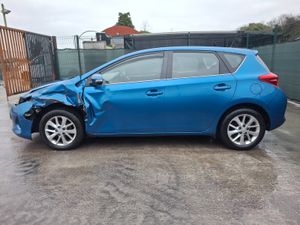 2015 Toyota Auris D4D 1.4 - Image 3