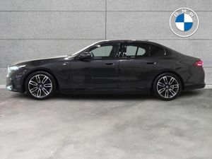 BMW 5-Series 530e M Sport Saloon - Image 4