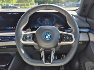 BMW i5 eDrive40 M Sport Pro Saloon - Image 4