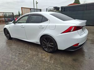 142 Lexus 300H  Hybrid  Automatic - Image 3